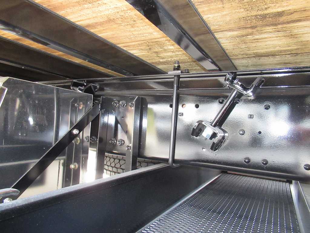 4軸低床アルミ平14.4t積載 後輪エアサスフジタAT394PS|中古トラックの販売・買取・査定のアイナビ