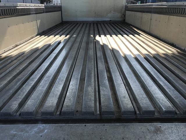 日野 ウイング車 デュトロ|中古トラックの販売・買取・査定のアイナビ