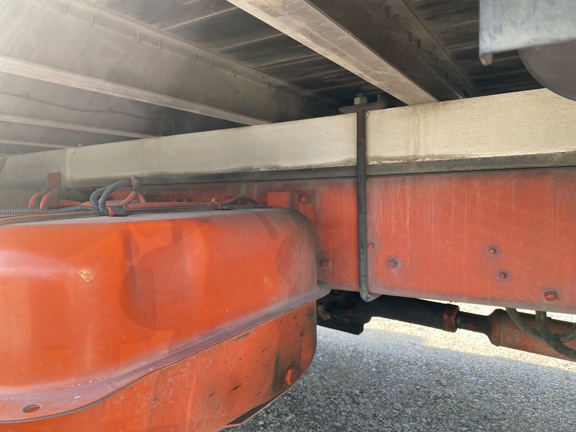 H27年式 積載9000kg中型増トンアルミ平ボデー、車検付|中古トラックの販売・買取・査定のアイナビ