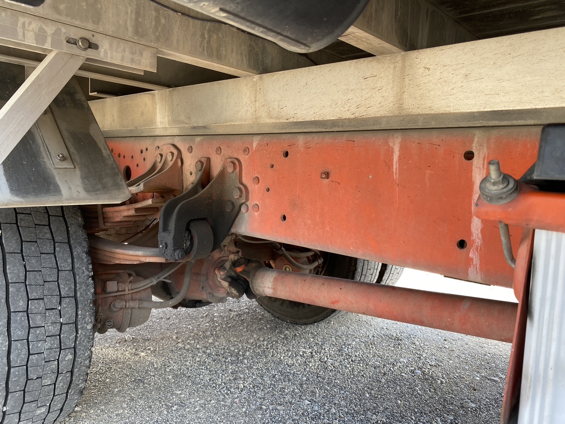 H27年式 積載9000kg中型増トンアルミ平ボデー、車検付|中古トラックの販売・買取・査定のアイナビ