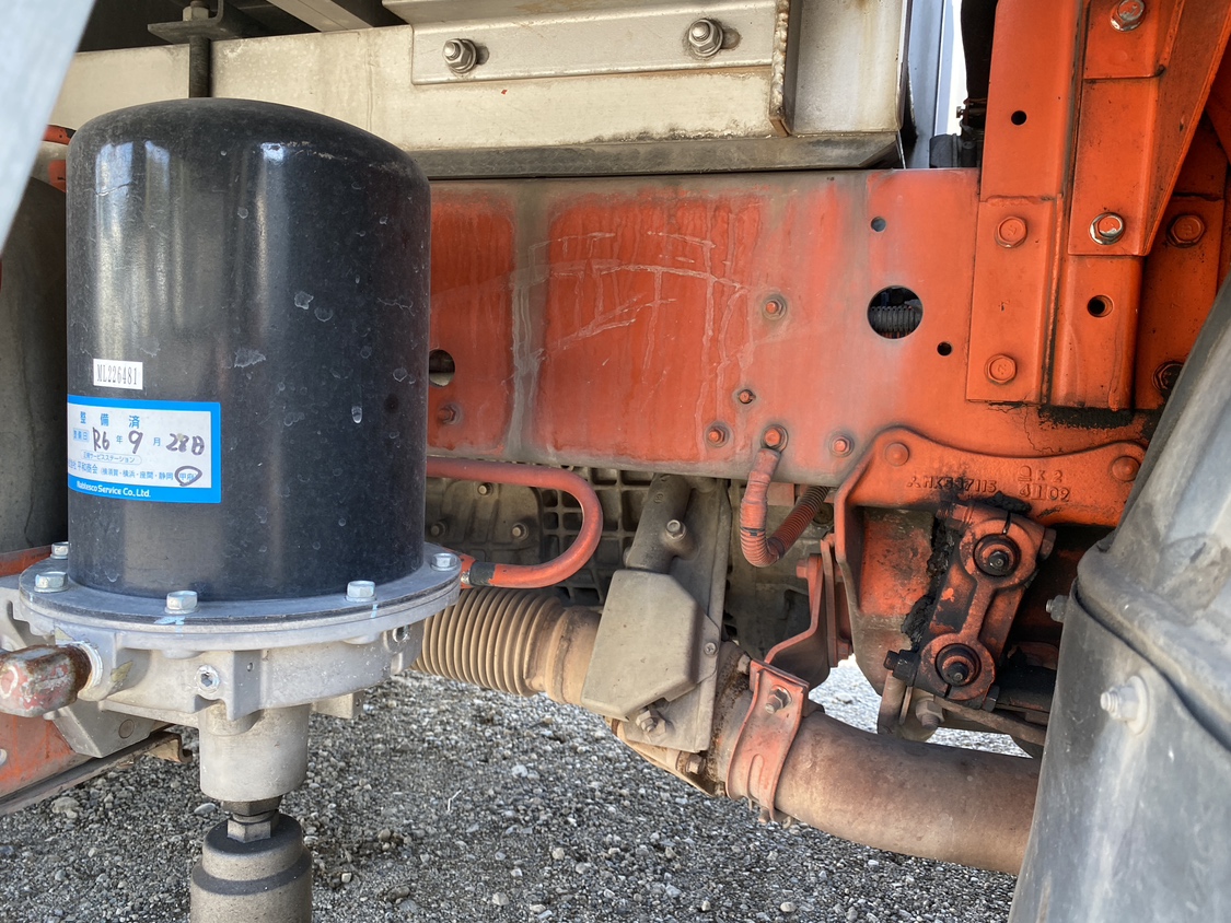 H27年式 積載9000kg中型増トンアルミ平ボデー、車検付|中古トラックの販売・買取・査定のアイナビ