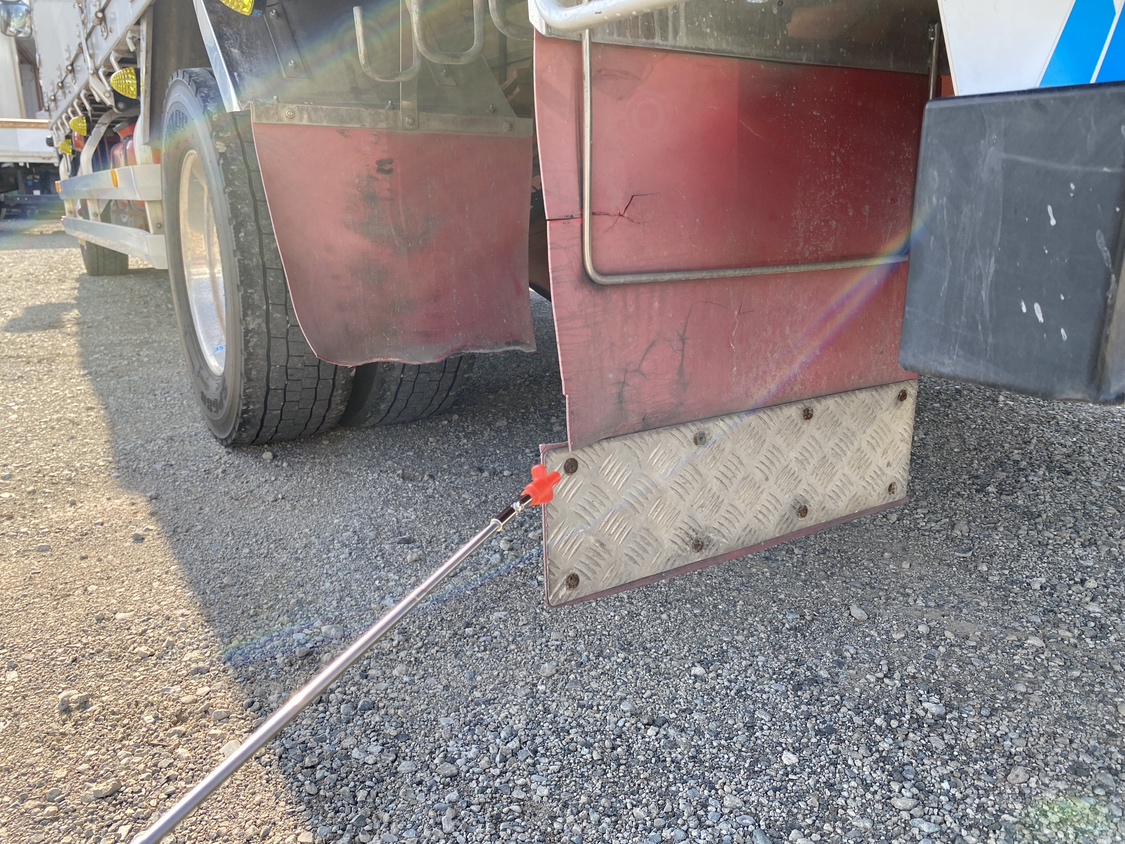 H27年式 積載9000kg中型増トンアルミ平ボデー、車検付|中古トラックの販売・買取・査定のアイナビ