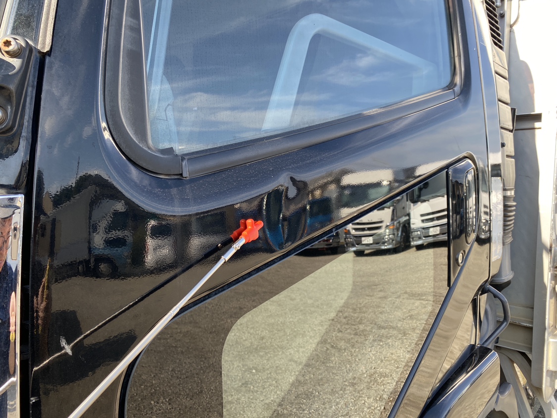 H27年式 積載9000kg中型増トンアルミ平ボデー、車検付|中古トラックの販売・買取・査定のアイナビ