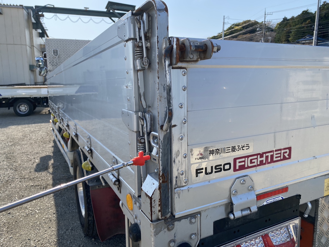 H27年式 積載9000kg中型増トンアルミ平ボデー、車検付|中古トラックの販売・買取・査定のアイナビ