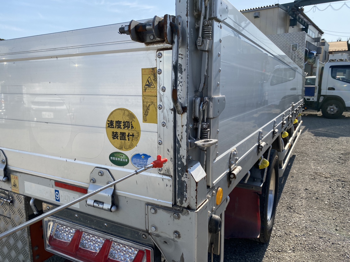 H27年式 積載9000kg中型増トンアルミ平ボデー、車検付|中古トラックの販売・買取・査定のアイナビ