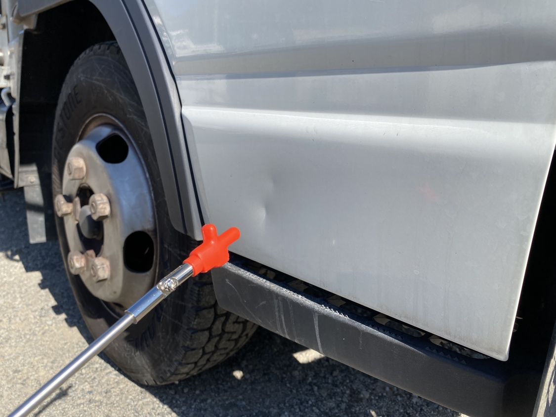 R2年式、キャンター、平ボデー|中古トラックの販売・買取・査定のアイナビ