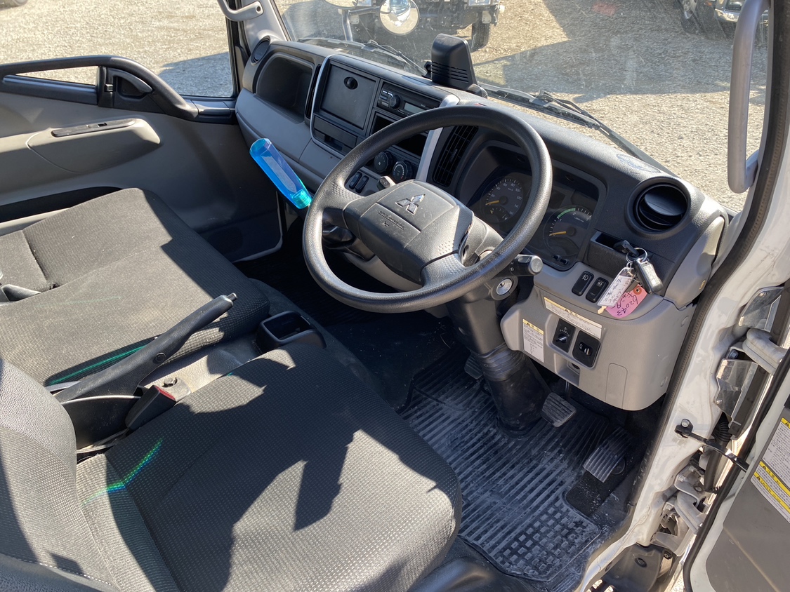 R2年式、キャンター、平ボデー|中古トラックの販売・買取・査定のアイナビ