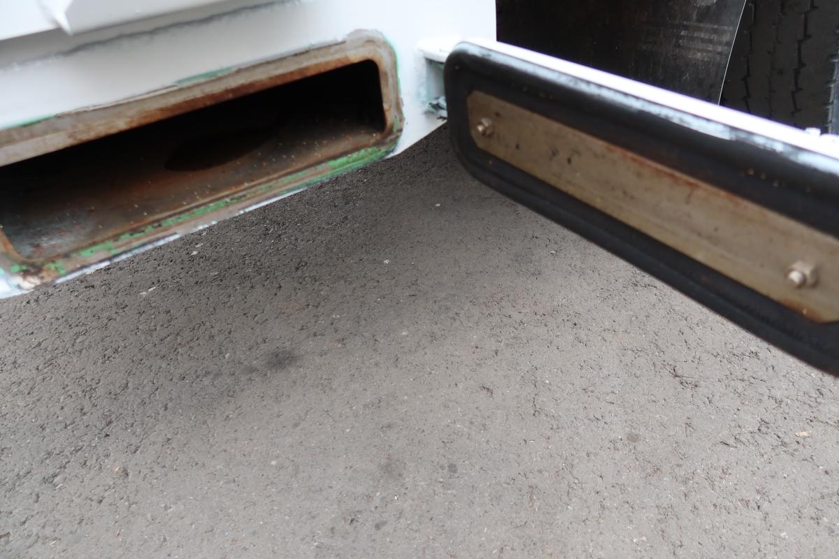 標準幅 プレス式パッカー車 極東製4.3立米 AT車|中古トラックの販売・買取・査定のアイナビ