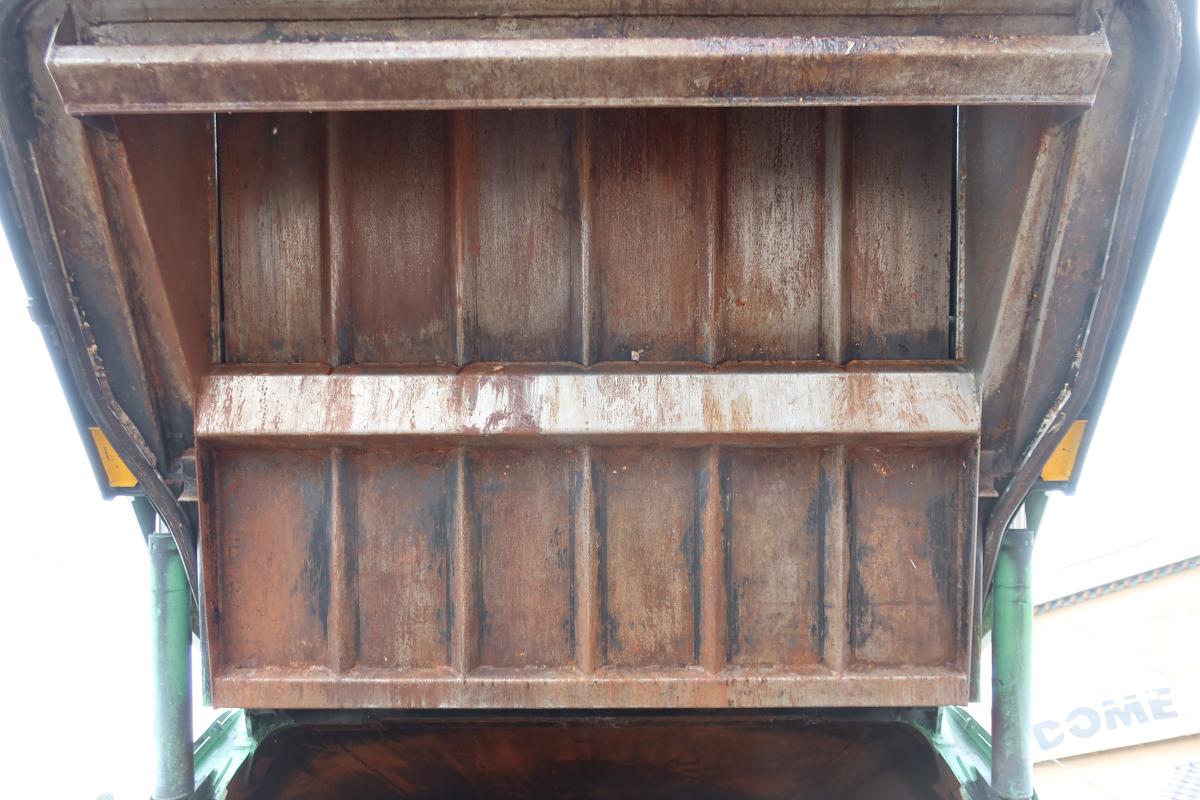 標準幅 プレス式パッカー車 極東製4.3立米 AT車|中古トラックの販売・買取・査定のアイナビ