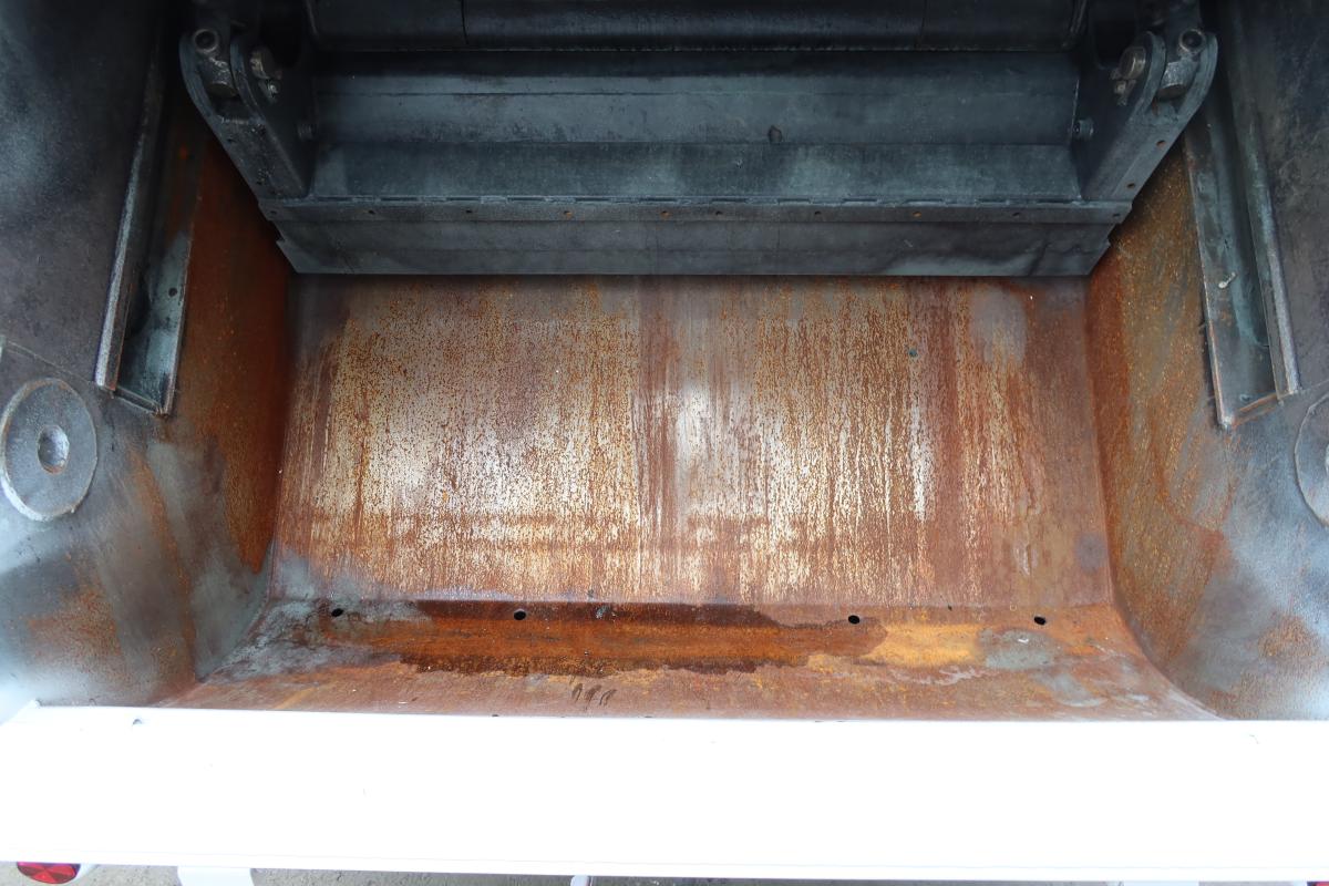 標準幅 プレス式パッカー車 極東製4.3立米 AT車|中古トラックの販売・買取・査定のアイナビ