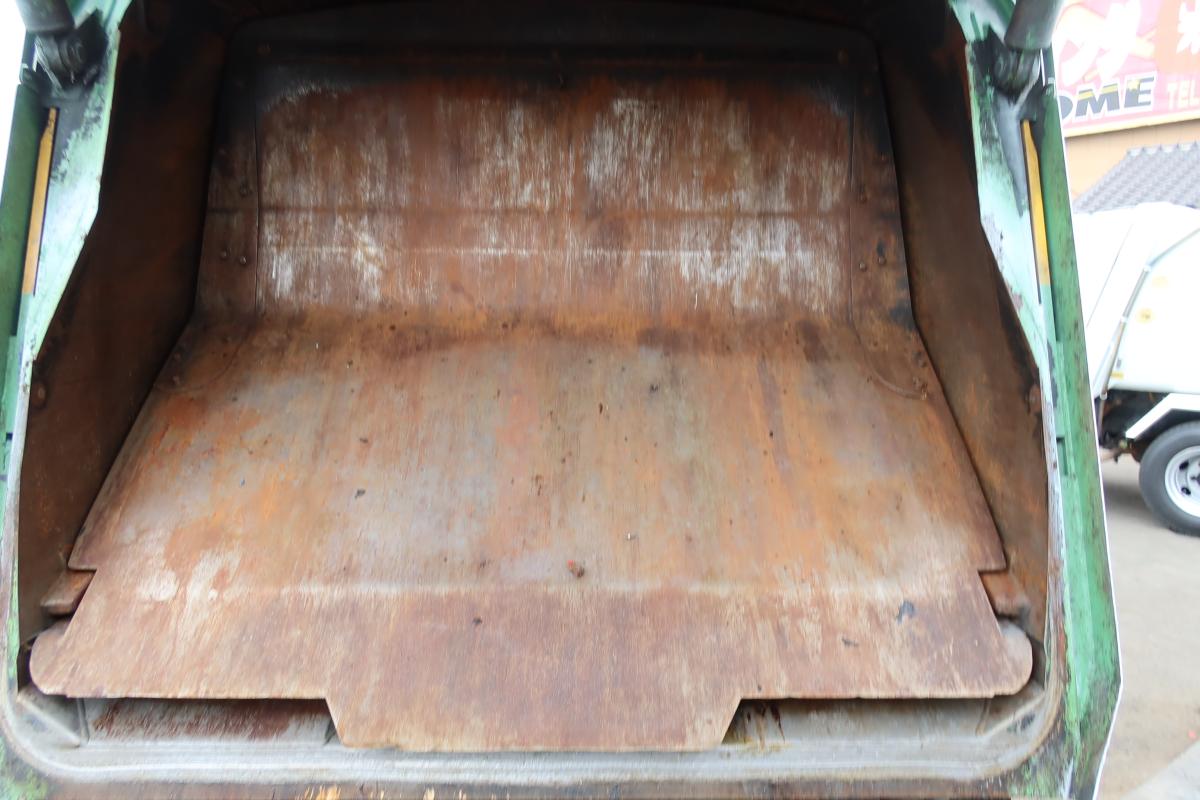 標準幅 プレス式パッカー車 極東製4.3立米 AT車|中古トラックの販売・買取・査定のアイナビ