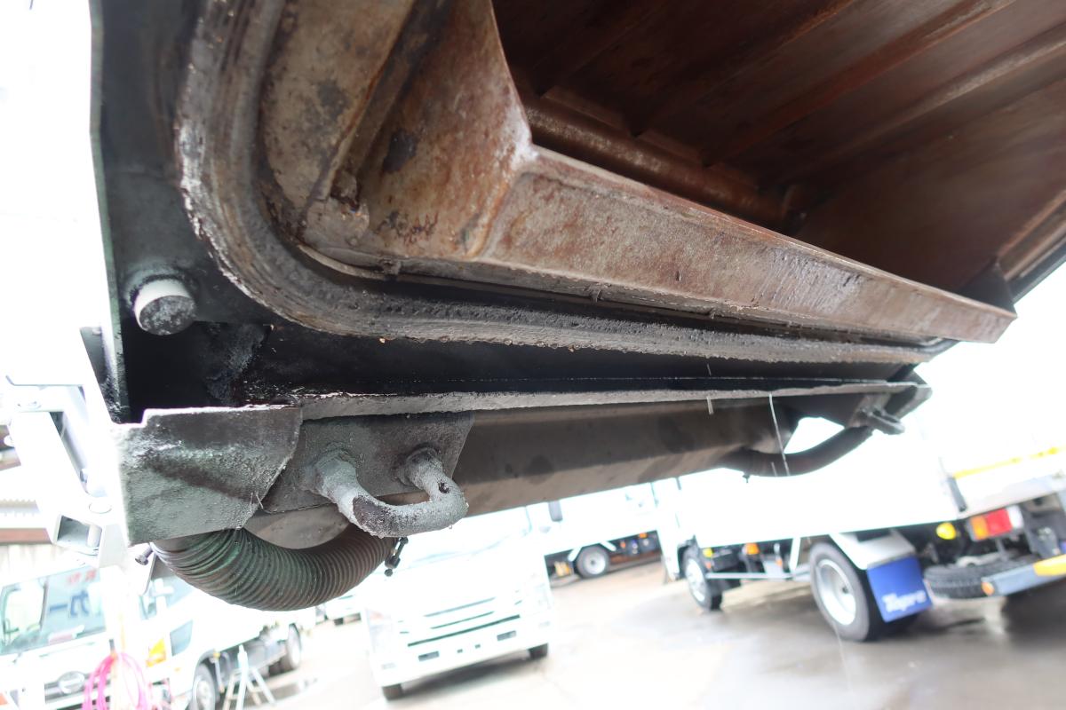 標準幅 プレス式パッカー車 極東製4.3立米 AT車|中古トラックの販売・買取・査定のアイナビ