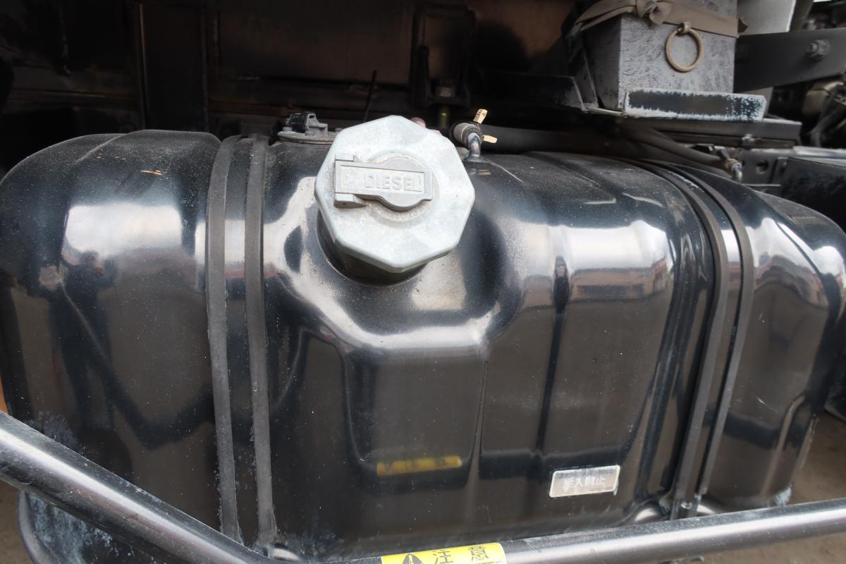 標準幅 プレス式パッカー車 極東製4.3立米 AT車|中古トラックの販売・買取・査定のアイナビ