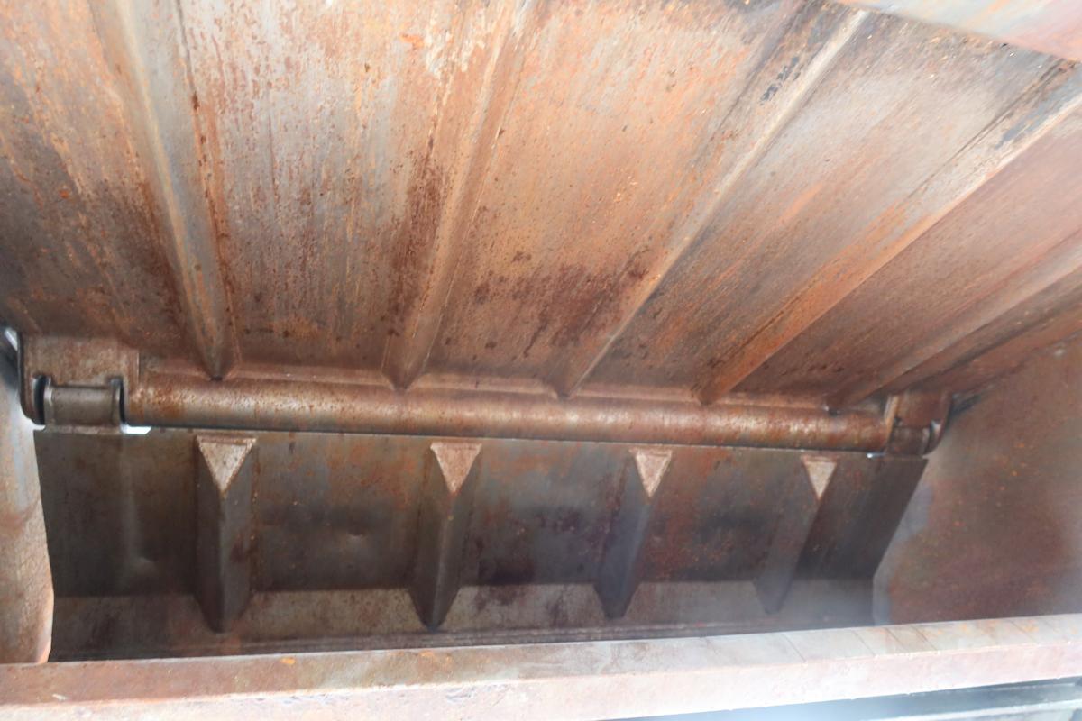 標準幅 プレス式パッカー車 極東製4.3立米 AT車|中古トラックの販売・買取・査定のアイナビ