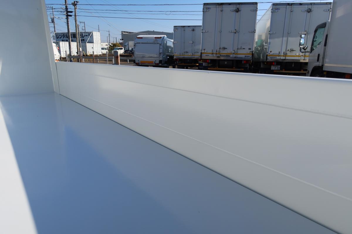 低床ダンプ 積載2000kg AT車|中古トラックの販売・買取・査定のアイナビ