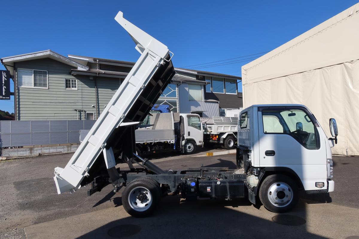 低床ダンプ 積載2000kg AT車|中古トラックの販売・買取・査定のアイナビ