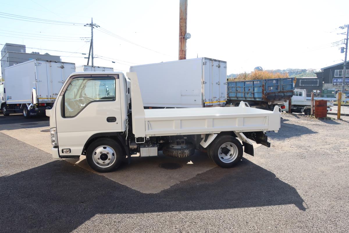 低床ダンプ 積載2000kg AT車|中古トラックの販売・買取・査定のアイナビ