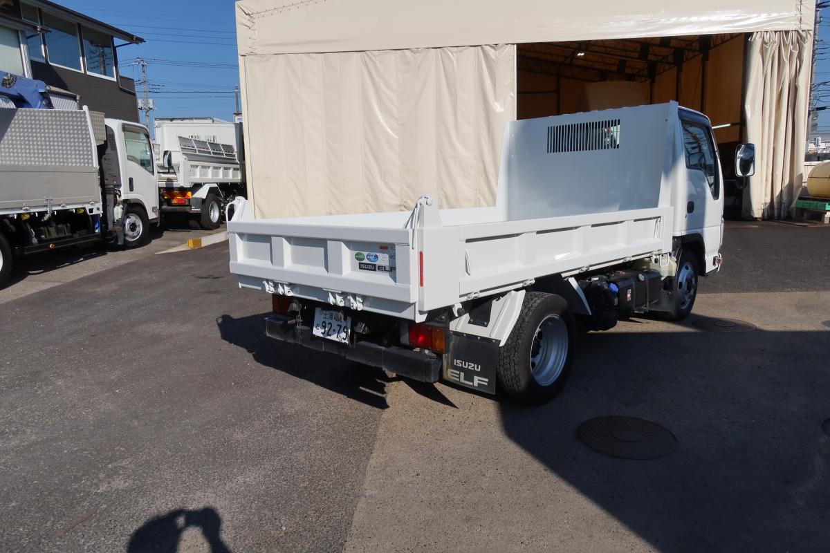 低床ダンプ 積載2000kg AT車|中古トラックの販売・買取・査定のアイナビ
