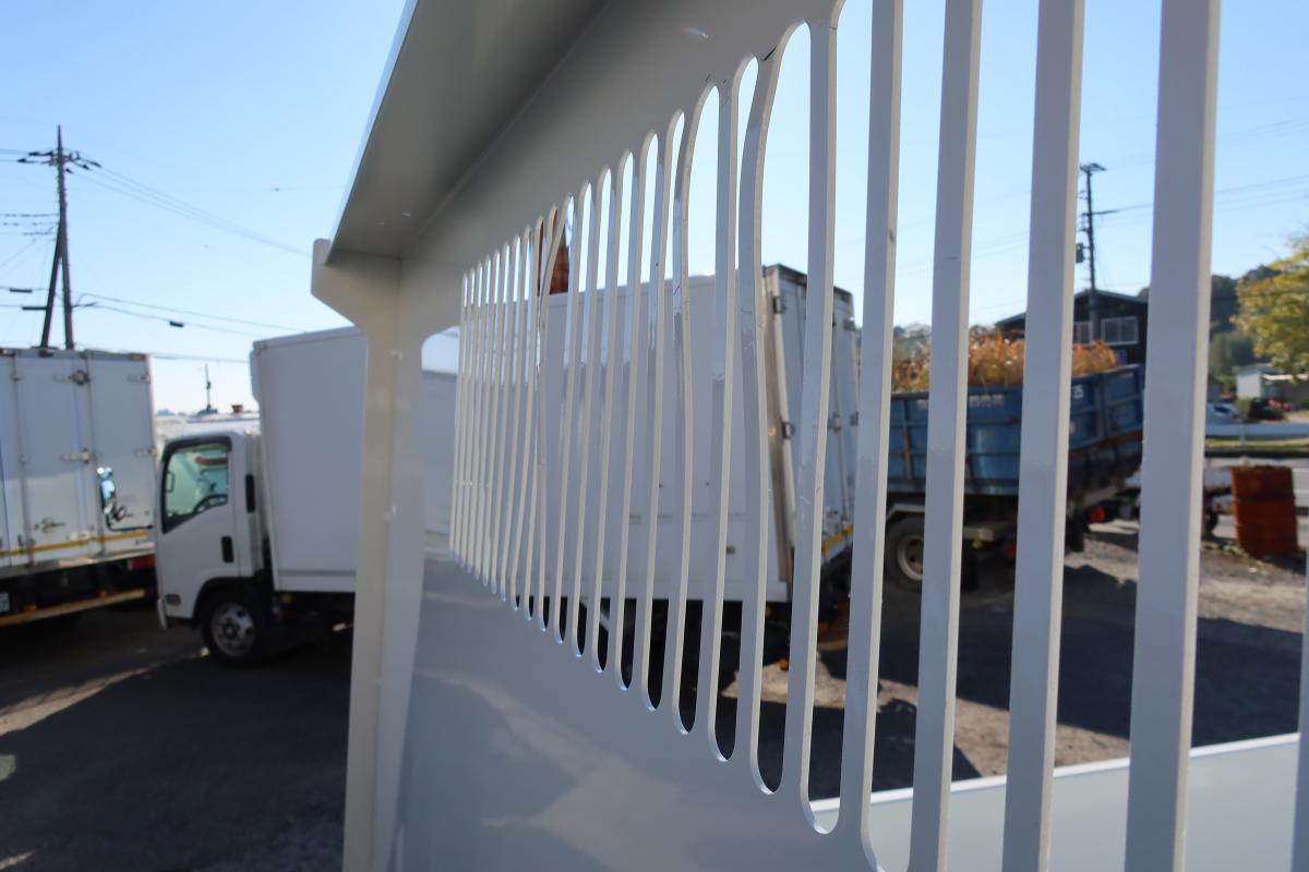 低床ダンプ 積載2000kg AT車|中古トラックの販売・買取・査定のアイナビ