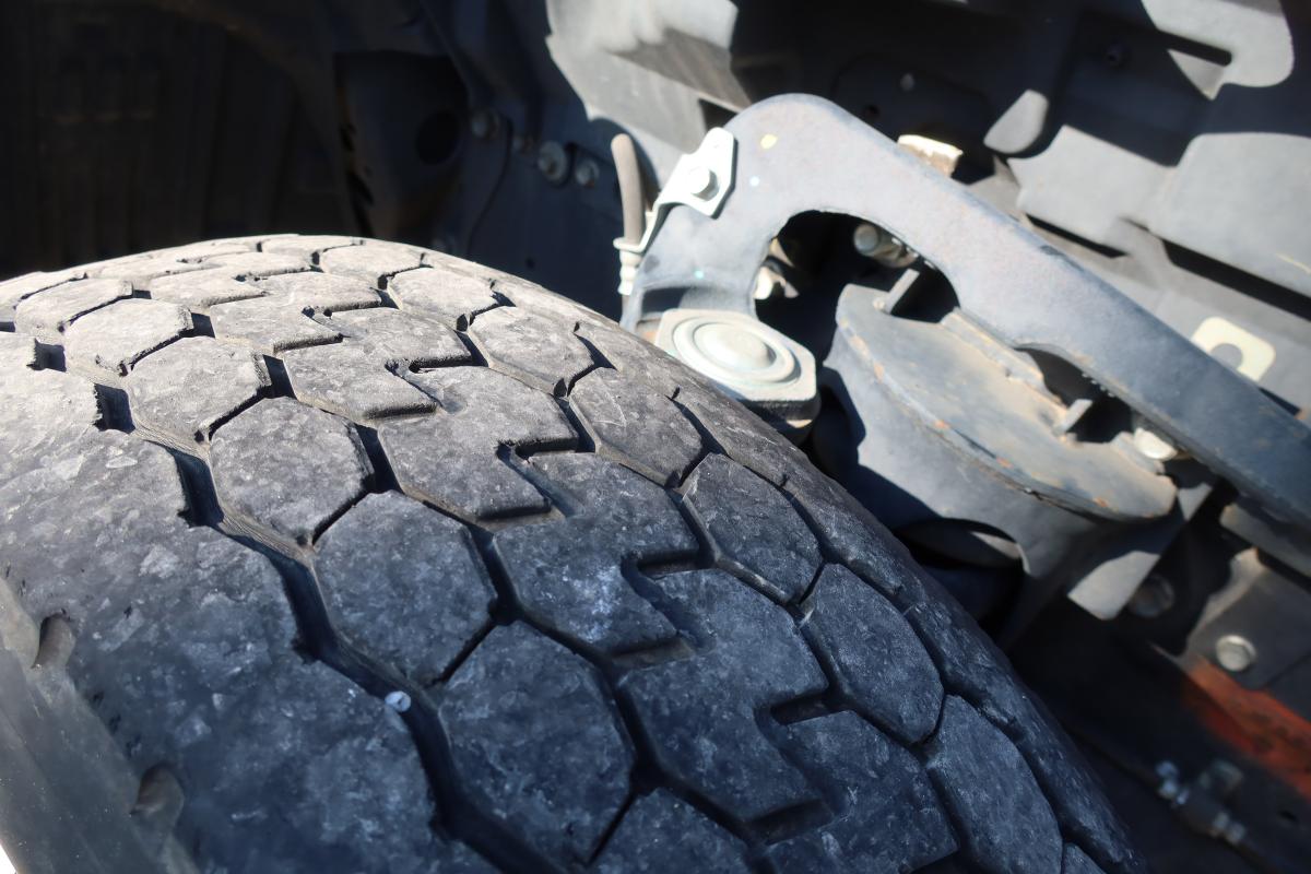 低床ダンプ 積載2000kg AT車|中古トラックの販売・買取・査定のアイナビ