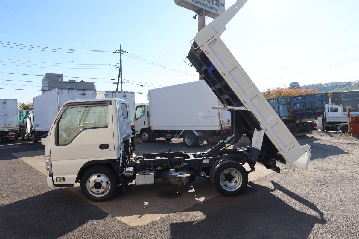 低床ダンプ 積載2000kg AT車|中古トラックの販売・買取・査定のアイナビ