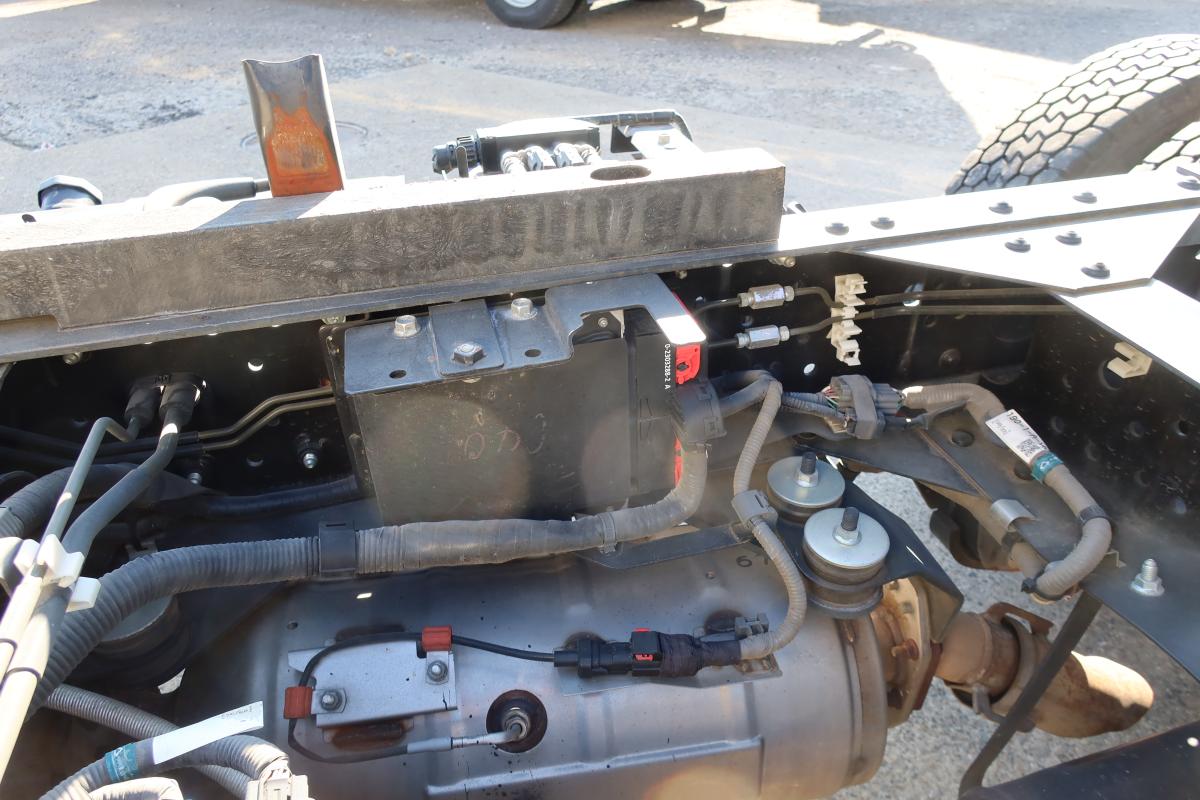 低床ダンプ 積載2000kg AT車|中古トラックの販売・買取・査定のアイナビ