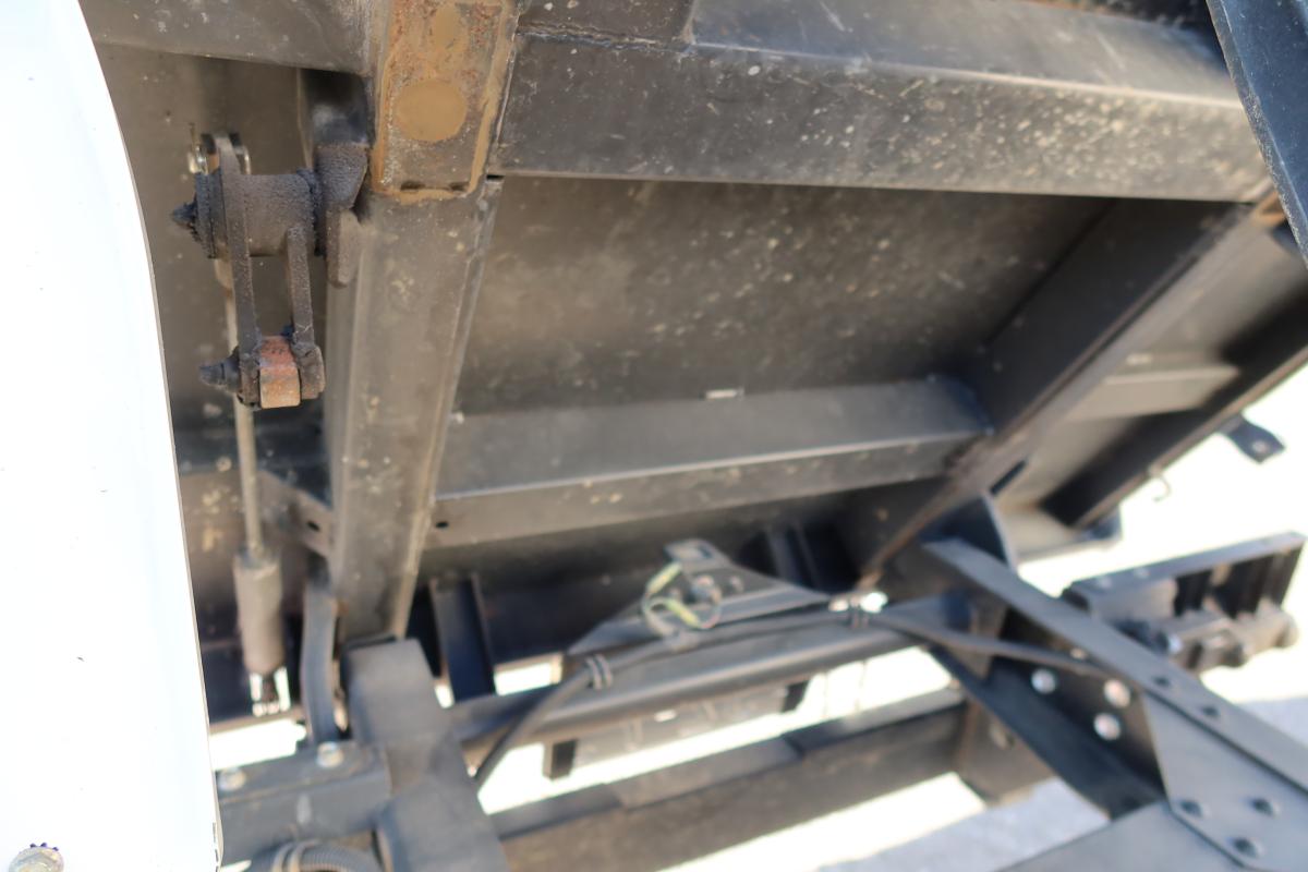 低床ダンプ 積載2000kg AT車|中古トラックの販売・買取・査定のアイナビ