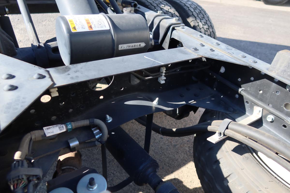 低床ダンプ 積載2000kg AT車|中古トラックの販売・買取・査定のアイナビ