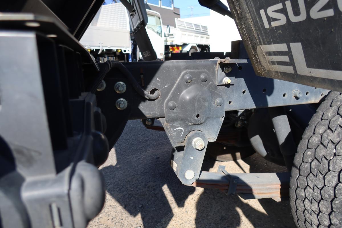 低床ダンプ 積載2000kg AT車|中古トラックの販売・買取・査定のアイナビ