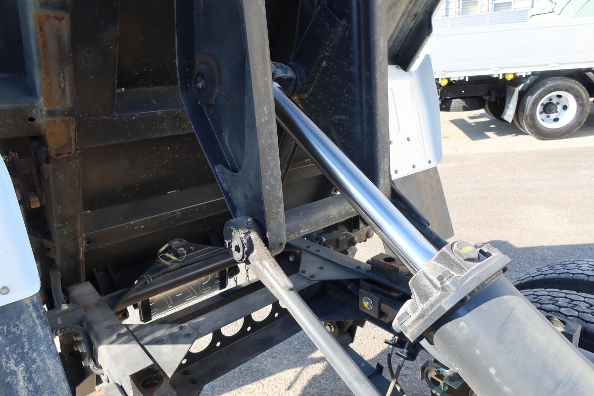 低床ダンプ 積載2000kg AT車|中古トラックの販売・買取・査定のアイナビ