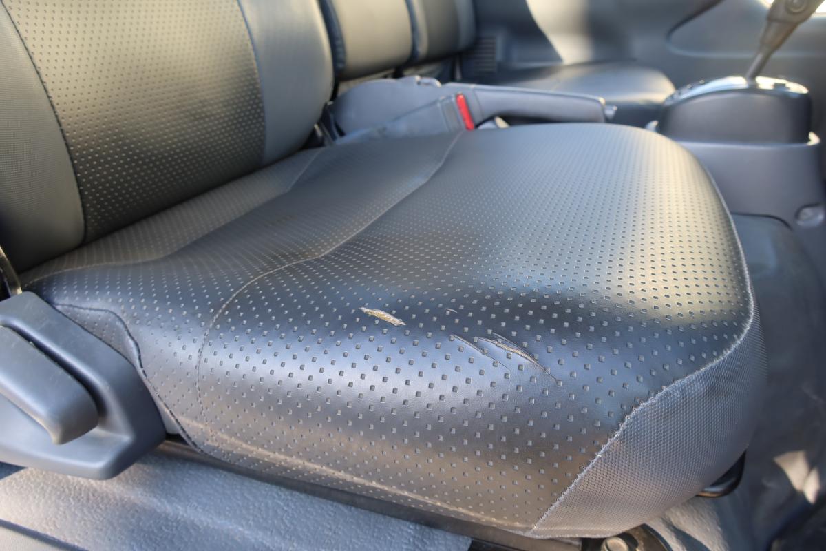 低床ダンプ 積載2000kg AT車|中古トラックの販売・買取・査定のアイナビ