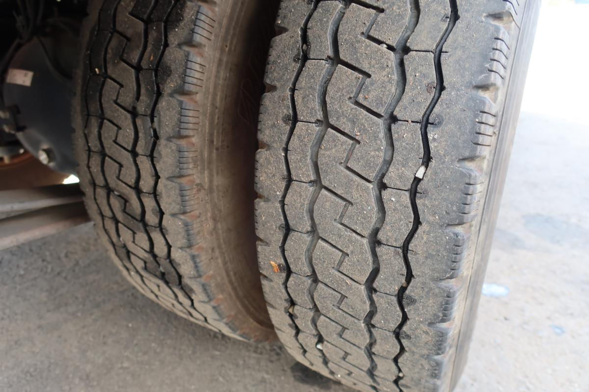 標準幅 Wキャブ 積載2000kg リアクーラー付き|中古トラックの販売・買取・査定のアイナビ