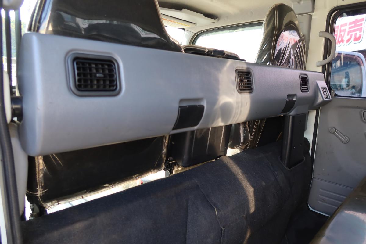 標準幅 Wキャブ 積載2000kg リアクーラー付き|中古トラックの販売・買取・査定のアイナビ