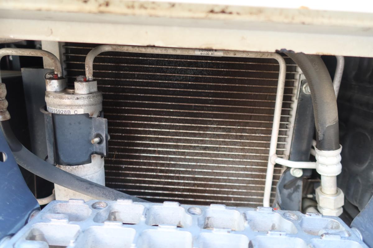 標準幅 Wキャブ 積載2000kg リアクーラー付き|中古トラックの販売・買取・査定のアイナビ