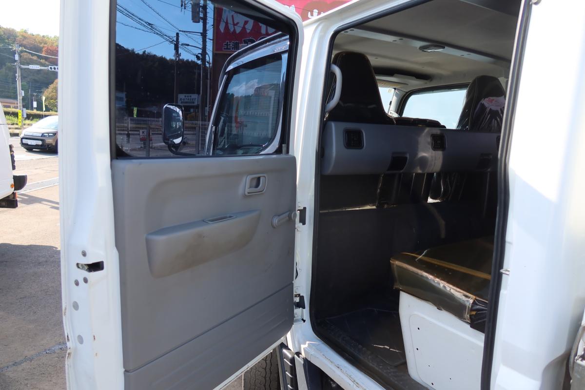 標準幅 Wキャブ 積載2000kg リアクーラー付き|中古トラックの販売・買取・査定のアイナビ