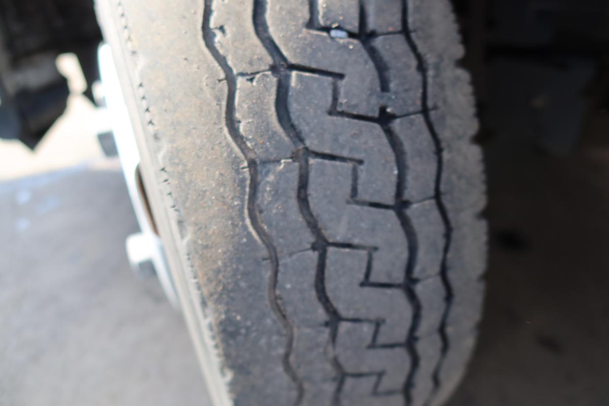 標準幅 Wキャブ 積載2000kg リアクーラー付き|中古トラックの販売・買取・査定のアイナビ