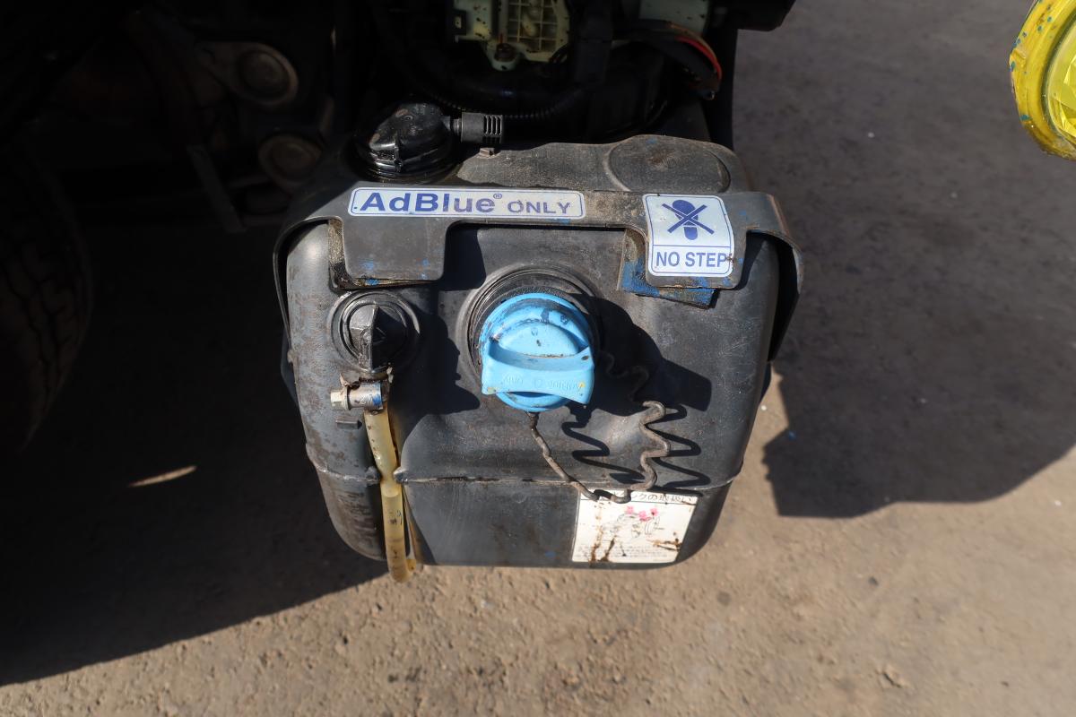 標準幅 Wキャブ 積載2000kg リアクーラー付き|中古トラックの販売・買取・査定のアイナビ