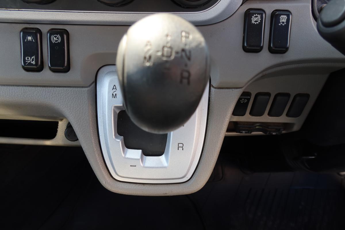 標準幅 Wキャブ 積載2000kg リアクーラー付き|中古トラックの販売・買取・査定のアイナビ