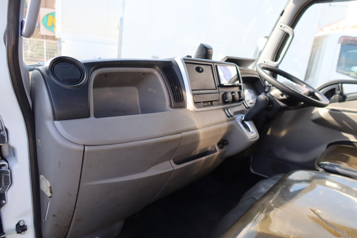 標準幅 Wキャブ 積載2000kg リアクーラー付き|中古トラックの販売・買取・査定のアイナビ