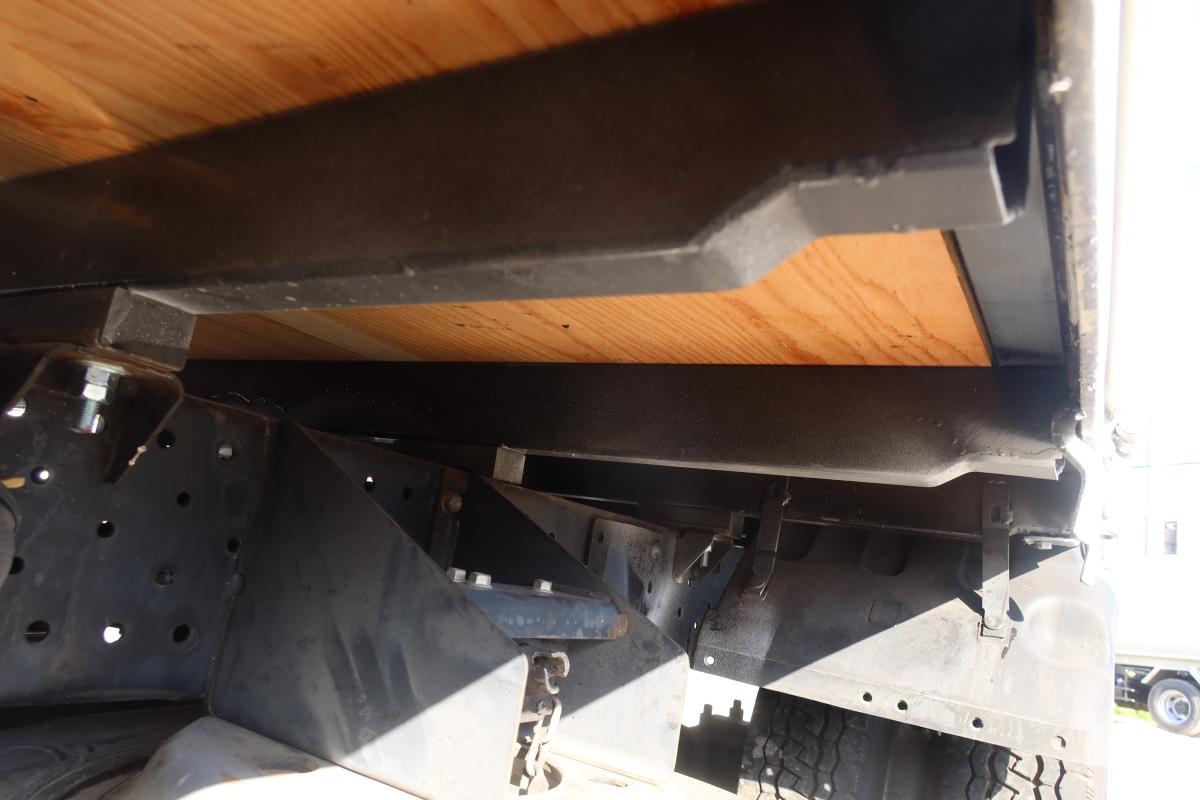 10尺平ボディー 積載1500kg 総重量3785kg|中古トラックの販売・買取・査定のアイナビ