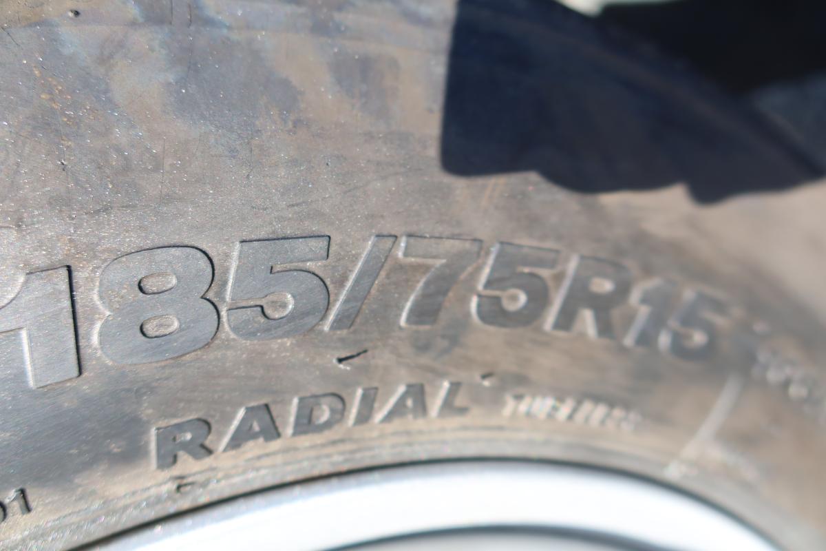 10尺平ボディー 積載1500kg 総重量3785kg|中古トラックの販売・買取・査定のアイナビ