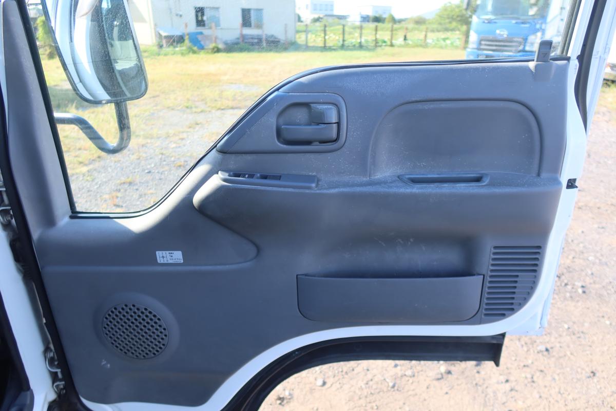 10尺平ボディー 積載1500kg 総重量3785kg|中古トラックの販売・買取・査定のアイナビ