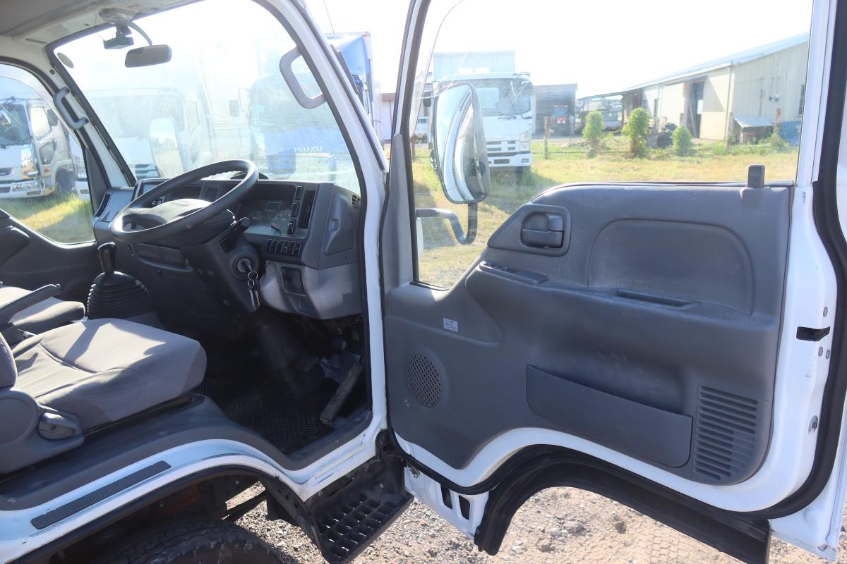 10尺平ボディー 積載1500kg 総重量3785kg|中古トラックの販売・買取・査定のアイナビ