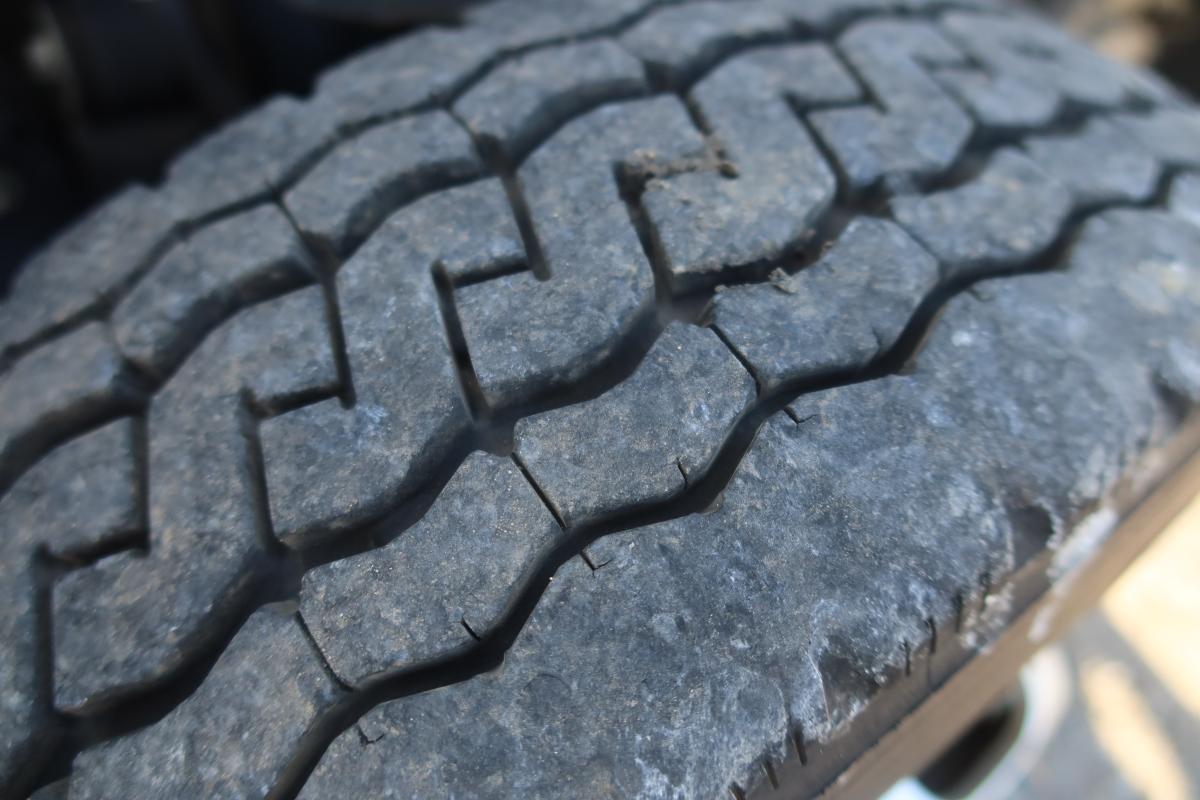 10尺平ボディー 積載1500kg 総重量3785kg|中古トラックの販売・買取・査定のアイナビ