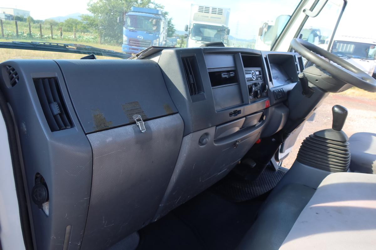 10尺平ボディー 積載1500kg 総重量3785kg|中古トラックの販売・買取・査定のアイナビ