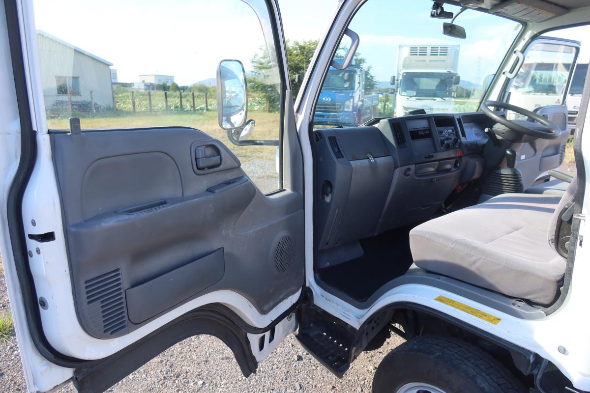 10尺平ボディー 積載1500kg 総重量3785kg|中古トラックの販売・買取・査定のアイナビ