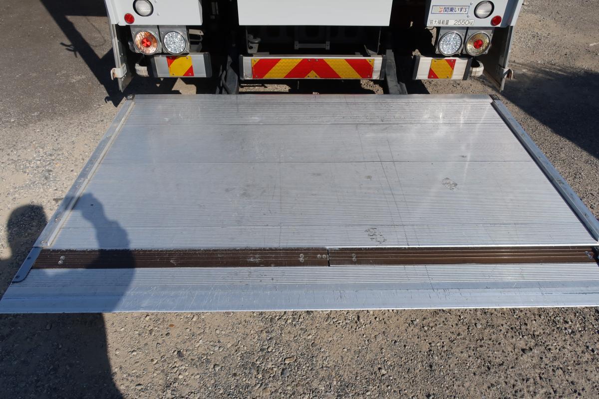 ワイドベッド付き62ボディー 跳ね上げゲート付 AT車|中古トラックの販売・買取・査定のアイナビ