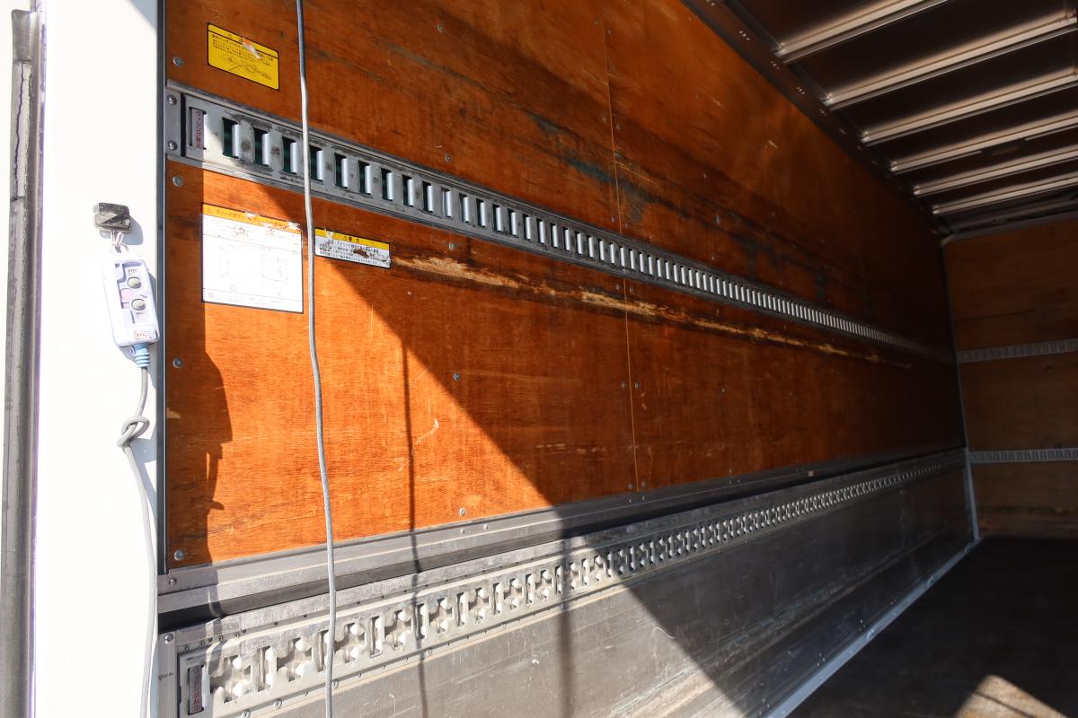 ワイドベッド付き62ボディー 跳ね上げゲート付 AT車|中古トラックの販売・買取・査定のアイナビ