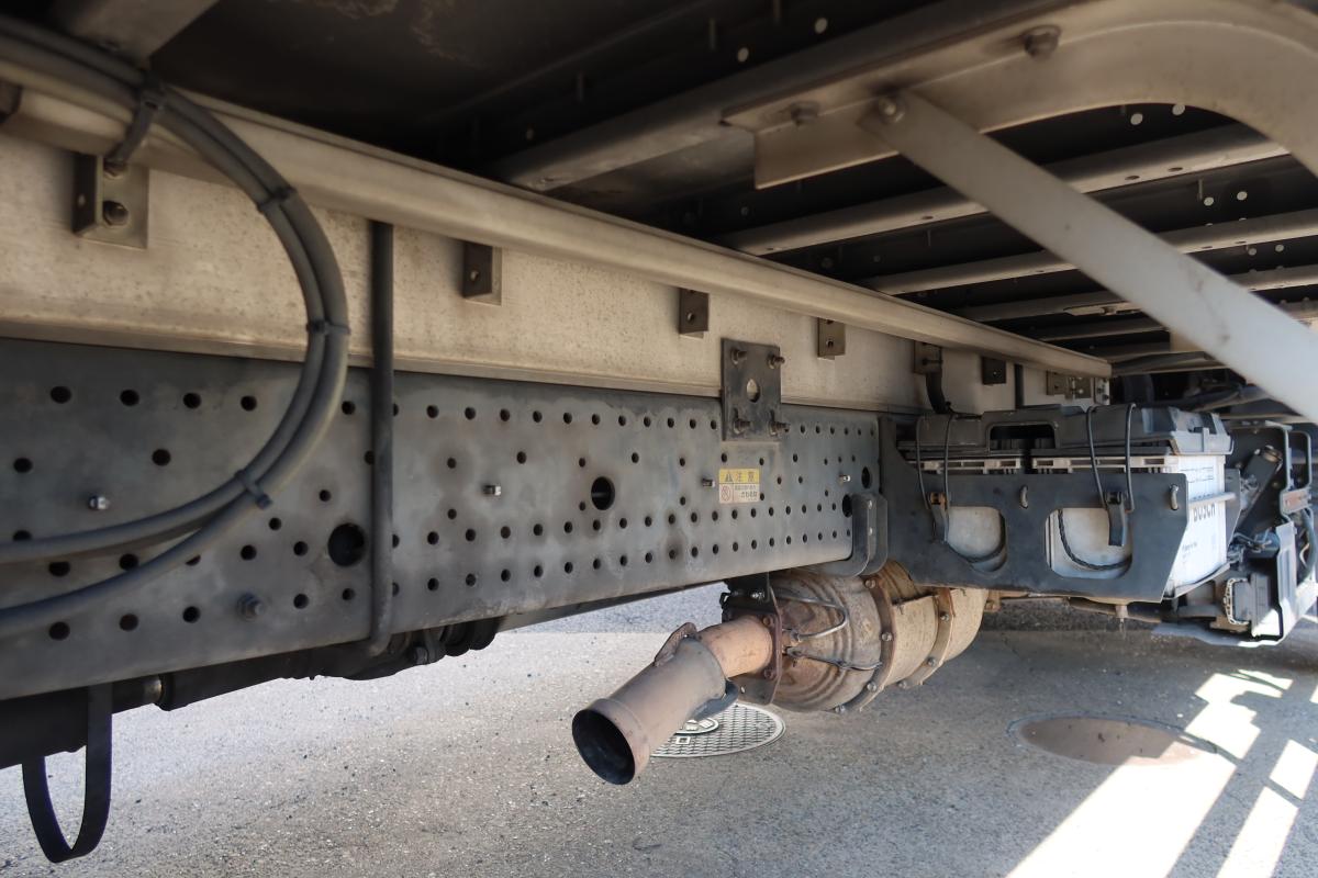 ワイドベッド付き62ボディー 跳ね上げゲート付 AT車|中古トラックの販売・買取・査定のアイナビ