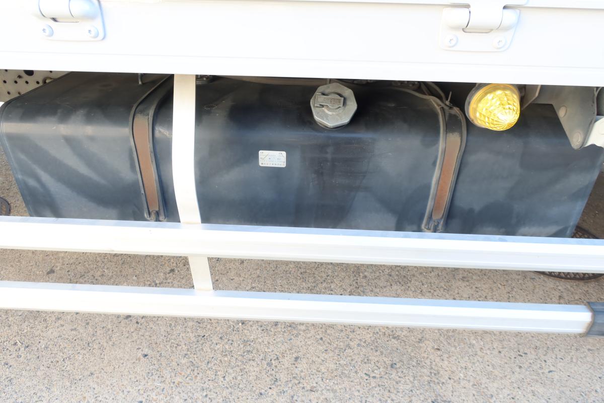 ワイドベッド付き62ボディー 跳ね上げゲート付 AT車|中古トラックの販売・買取・査定のアイナビ